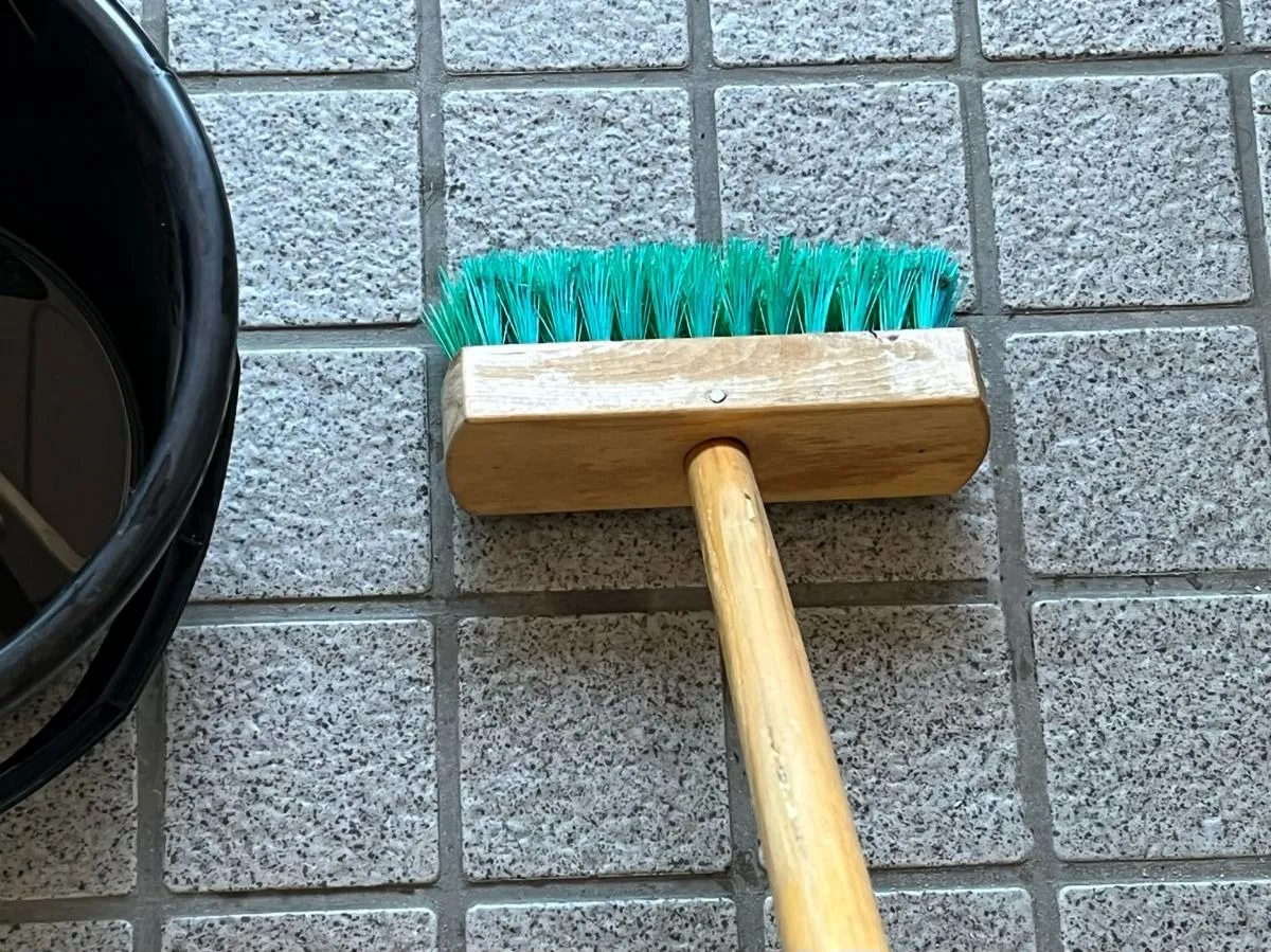 ハウスクリーニングのブラシの選び方完全ガイド！人気掃除道具とプロの比較ポイント