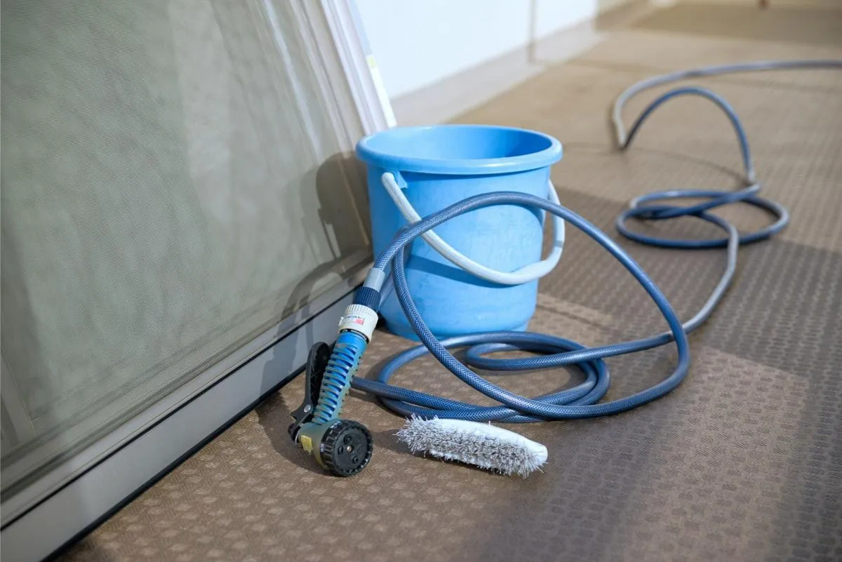 ベランダ清掃について解説！清掃に必要な道具や最適な時期を紹介