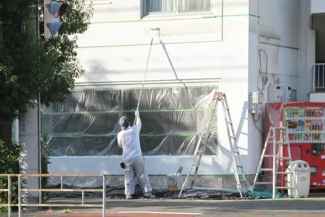【横浜市泉区】外壁塗装の業者選びを解説！住宅に関する相談はホームアシストに見積りを