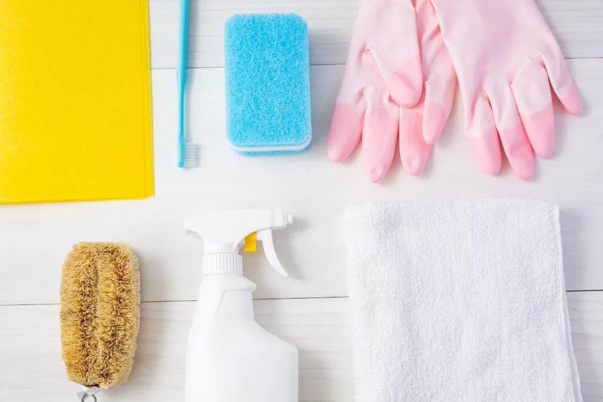 ハウスクリーニングの道具一式で失敗しない選び方！プロが使う清掃用品について解説